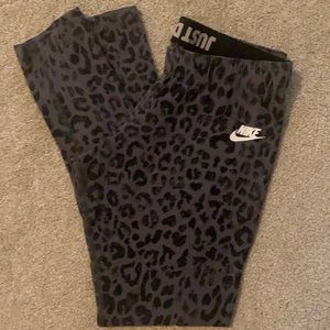 Large Nike Cheetah Print Gray/Black Leggings